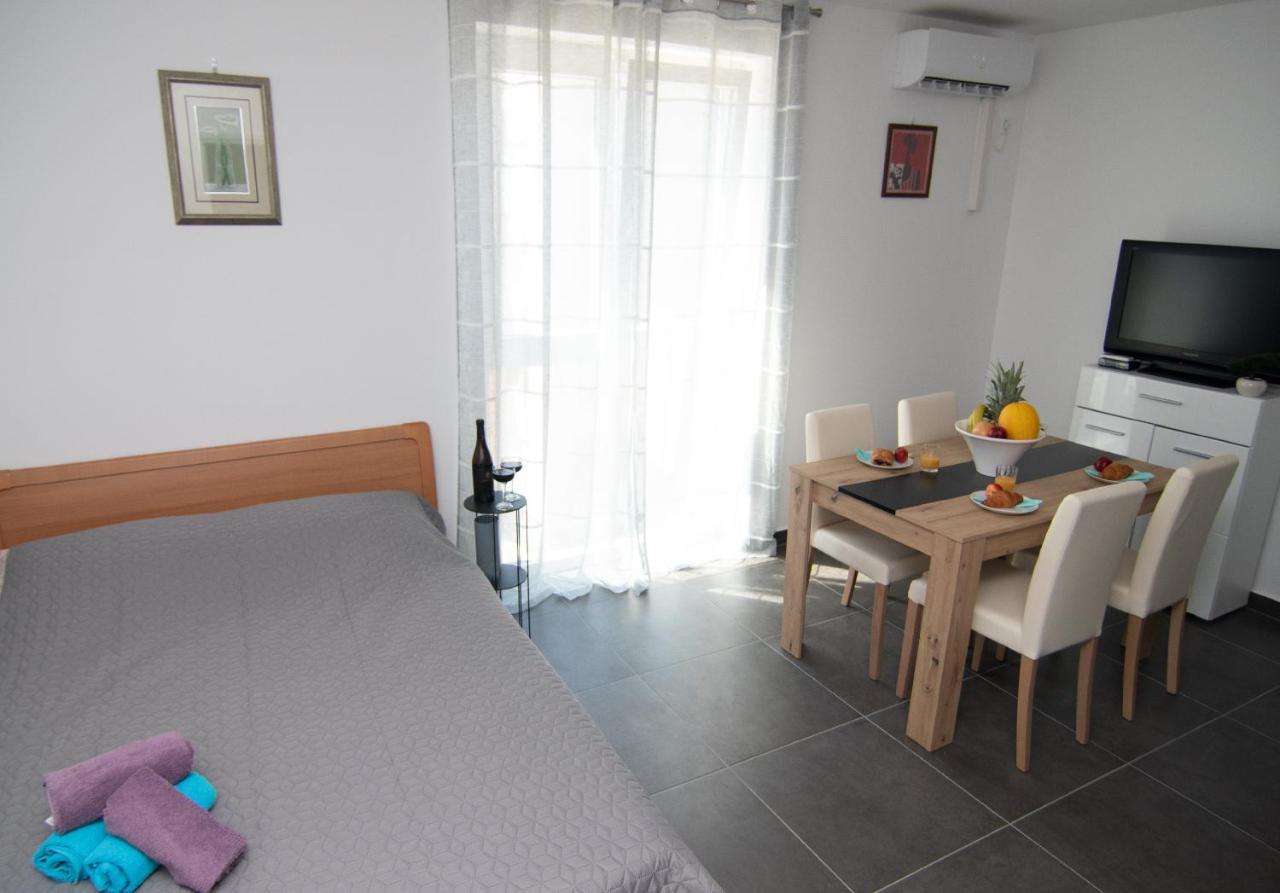 Valkane beach studio apartment Pula Buitenkant foto